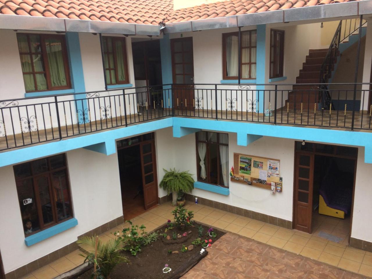 The Celtic Cross Hotel Sucre Bagian luar foto