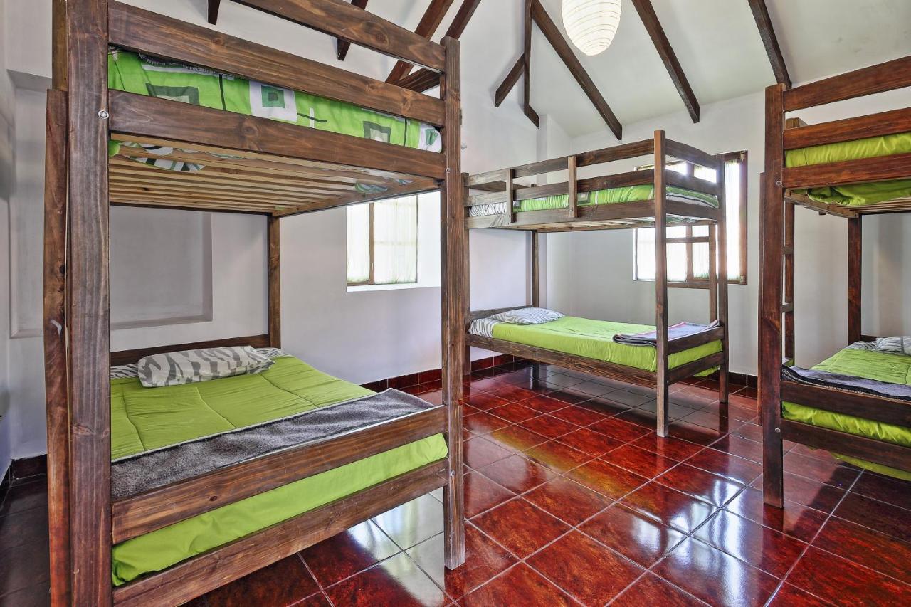 The Celtic Cross Hotel Sucre Bagian luar foto
