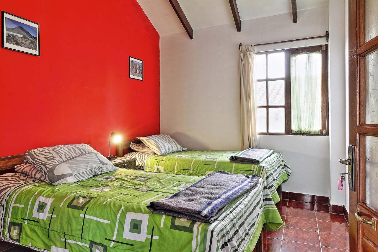 The Celtic Cross Hotel Sucre Bagian luar foto